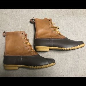Duck boots